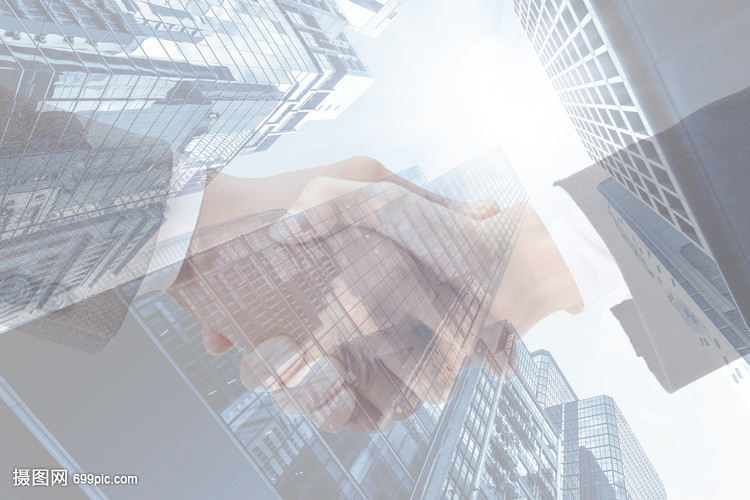 商務人士握手合作